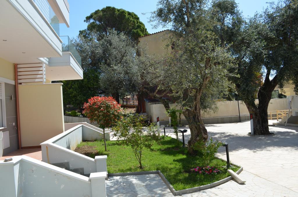 Elite 2 Kosta Hotel Dhermi Exterior photo